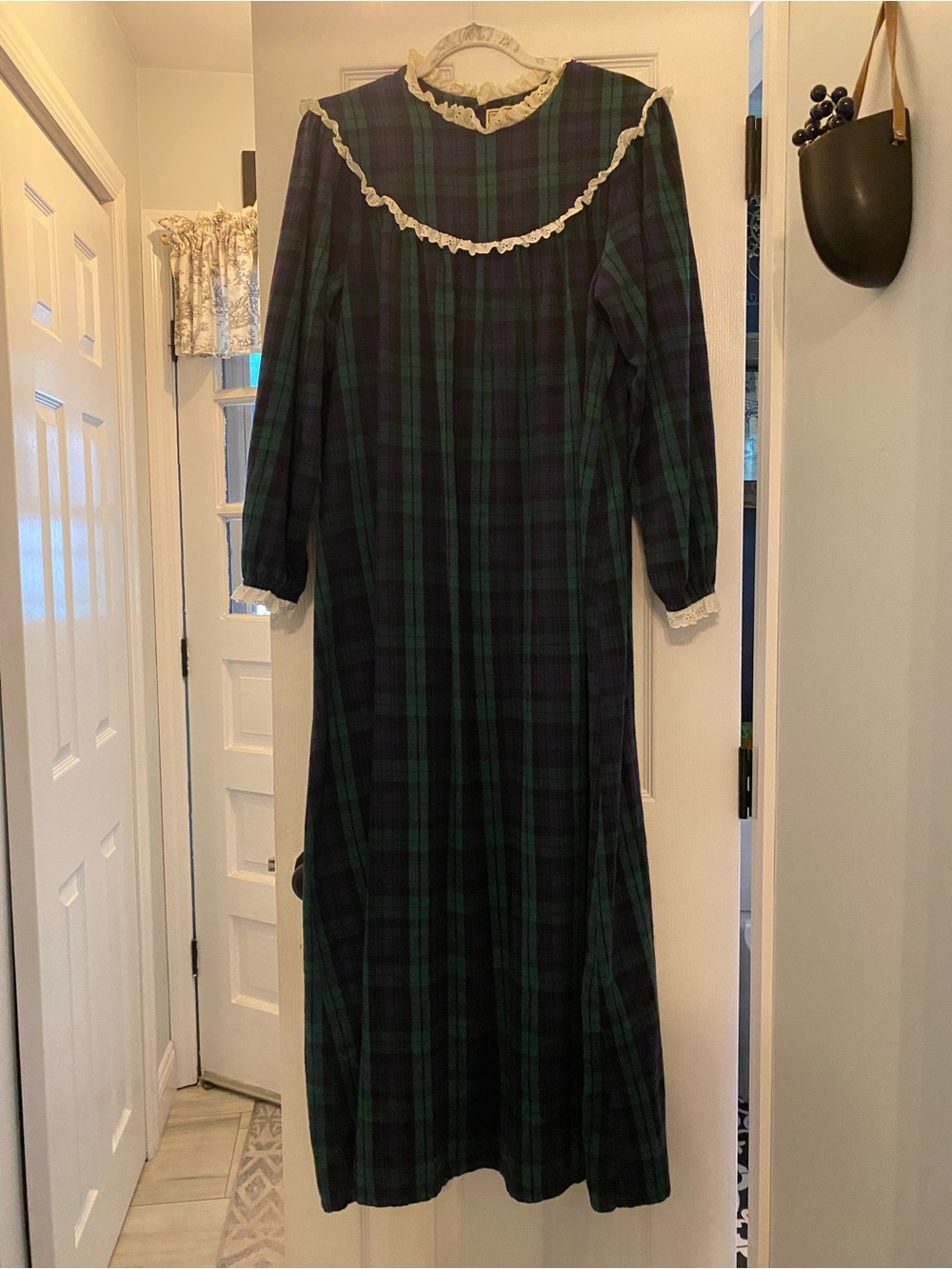L.L. Bean Lanz of Salzburg XL Navy Plaid Flannel Vintage Nightgown Ruffle Trim